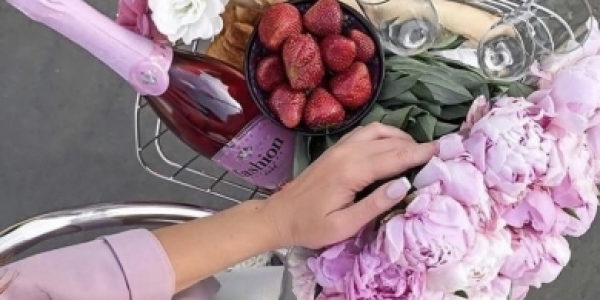 Приглашаем амбициозных, смелых, красивых и обаятельных девушек совершеннолетнего возраста на высокооплачиваемую работу +7(910)149-26-76