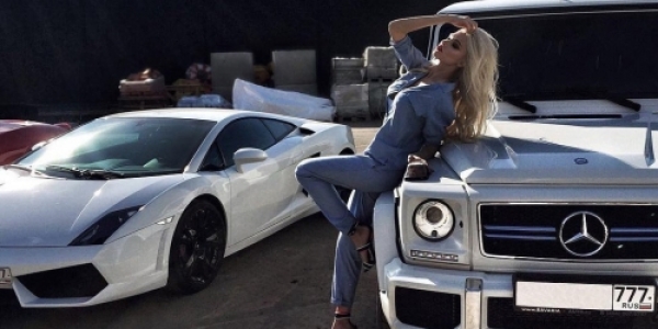 Приглашаем девушек на работу в Санкт-Петербург +7(951)676-40-13